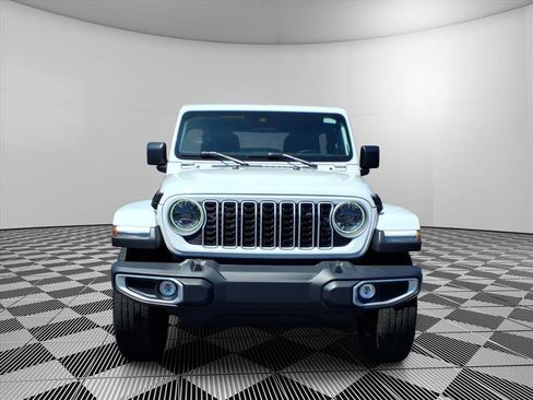 Used 2025 Jeep Wrangler Unlimited Sahara AWD/4WD image 3