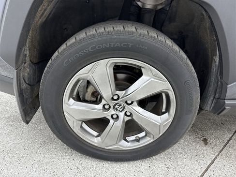 Used 2019 Toyota RAV4 Limited image 48