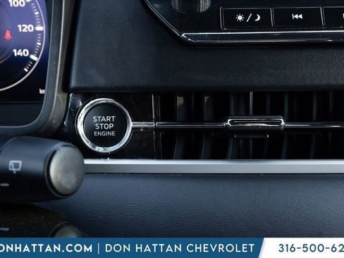 Used 2024 Mitsubishi Outlander SE image 9