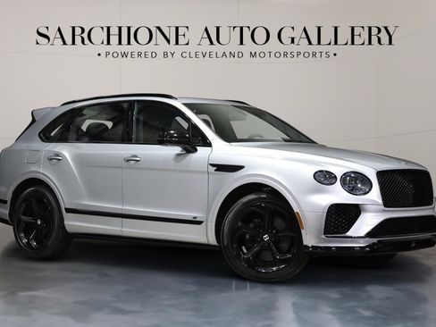 Used 2022 Bentley Bentayga image 1