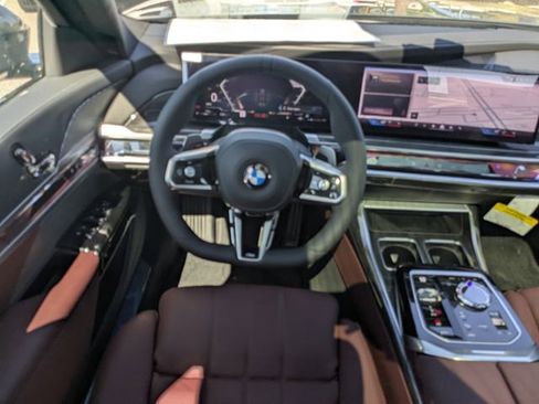 New 2026 BMW 760i xDrive w/ Luxury Rear Seating Package AWD/4WD image 15