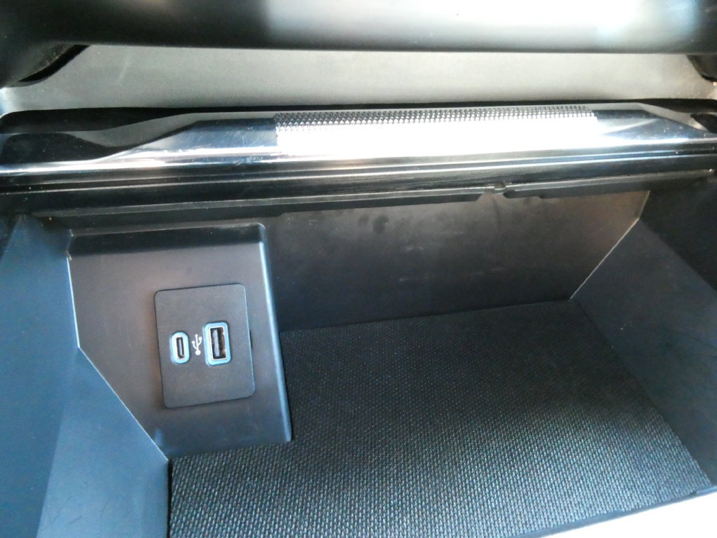 Used 2023 Ford F150 Lariat w/ Trailer Tow Package AWD/4WD image 31