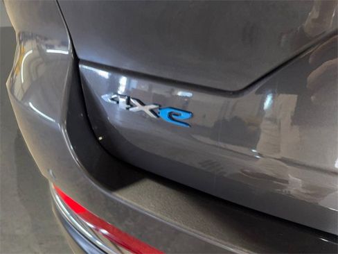 Used 2023 Jeep Grand Cherokee 4WD 4xe image 10