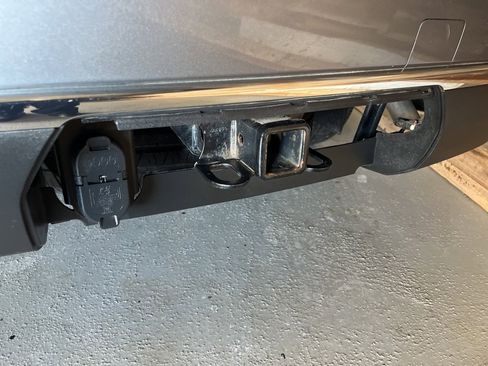 Used 2022 Chevrolet Suburban LT w/ Luxury Package image 23