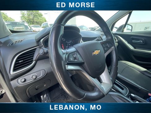Certified 2020 Chevrolet Trax LT w/ LT Convenience Package FWD image 10