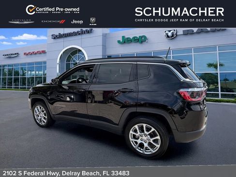 Used 2024 Jeep Compass Latitude AWD/4WD image 5