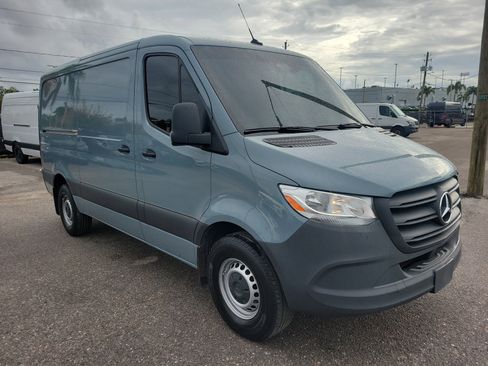 Used 2024 Mercedes-Benz Sprinter 2500 image 2