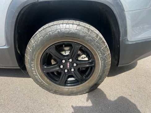 Used 2023 GMC Acadia AT4 w/ Technology Package AWD/4WD image 9