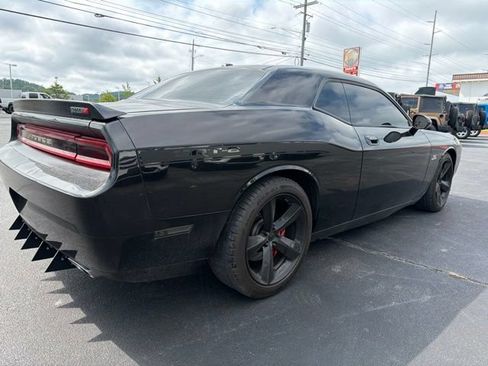 Used 2010 Dodge Challenger SRT8 w/ SRT Option Group II RWD image 7