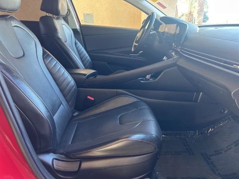 Used 2023 Hyundai Elantra Limited image 26