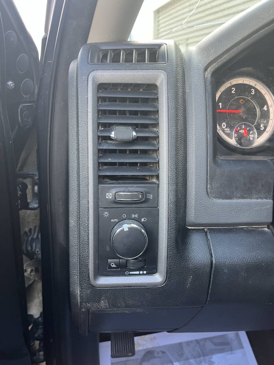 Used 2017 RAM 3500 Tradesman w/ Chrome Appearance Group AWD/4WD image 8