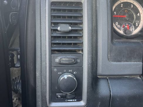 Used 2017 RAM 3500 Tradesman w/ Chrome Appearance Group AWD/4WD image 8