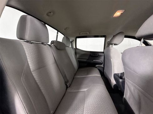 Used 2020 Toyota Tacoma SR5 AWD/4WD image 34