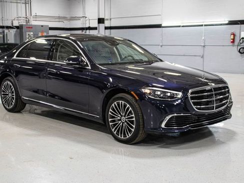 Used 2025 Mercedes-Benz S 580 4MATIC Sedan image 2