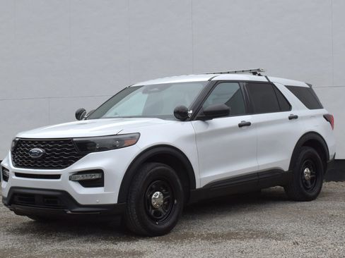 Used 2025 Ford Explorer 4WD Police Interceptor image 3