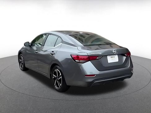 Used 2025 Nissan Sentra SV FWD image 11