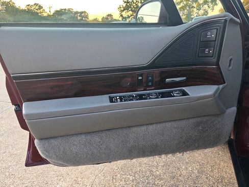 Used 1999 Buick Le Sabre Custom FWD image 17