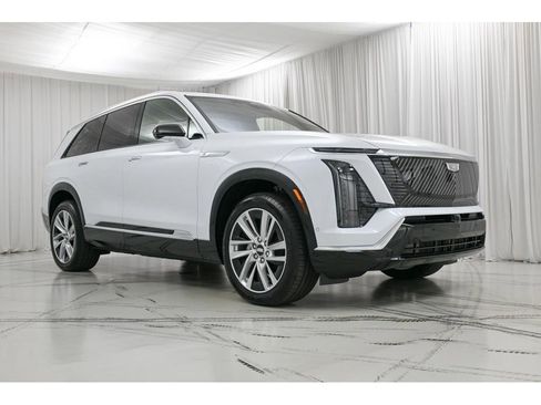 New 2026 Cadillac Vistiq Luxury image 2