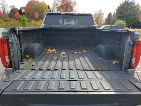 Used 2019 GMC Sierra 1500 AT4 w/ AT4 Preferred Package AWD/4WD image 8