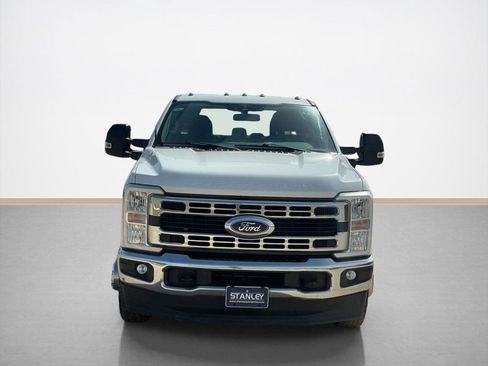 Used 2023 Ford F350 XLT w/ FX4 Off-Road Package AWD/4WD image 2