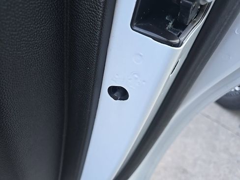 Used 2022 Chevrolet Traverse RS image 77