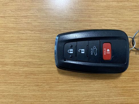 Used 2023 Toyota Highlander XLE AWD/4WD image 36