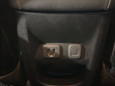 Used 2022 Chevrolet Colorado ZR2 image 12