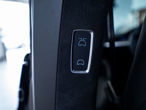 Used 2024 Tesla Model X image 51