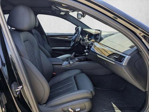 Used 2022 BMW 530i w/ M Sport Package RWD image 21