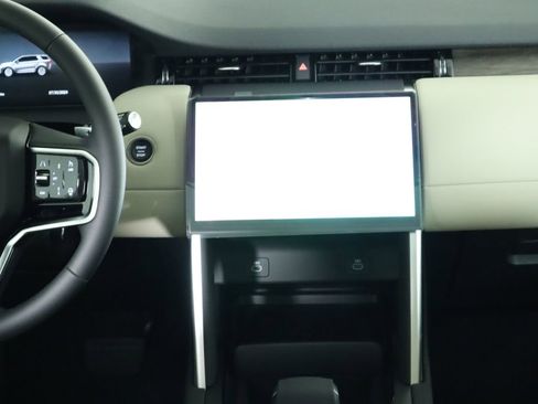 Certified 2024 Land Rover Discovery Sport S image 14