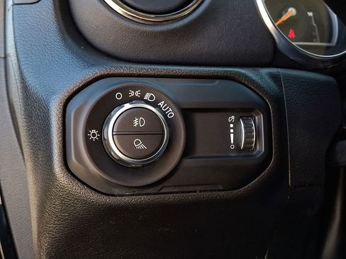 Used 2023 Jeep Gladiator Overland image 25