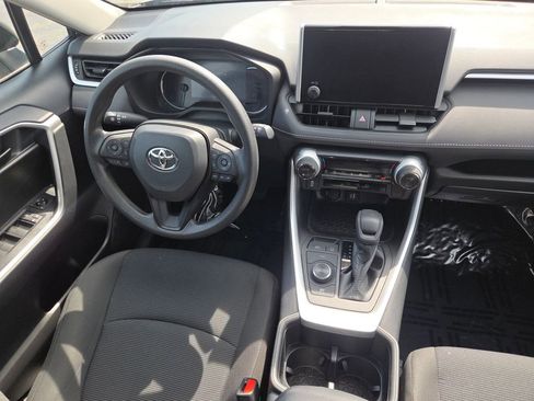 Used 2023 Toyota RAV4 LE AWD/4WD image 29