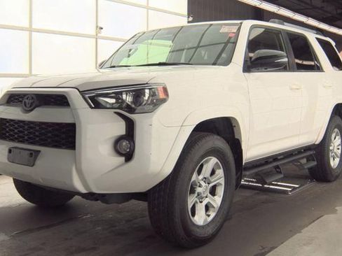 Used 2019 Toyota 4Runner SR5 Premium image 1