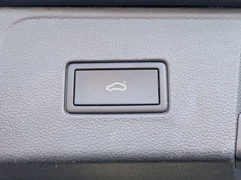 Used 2023 Volkswagen Atlas SE w/ Black Wheel Package FWD image 14