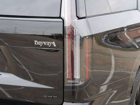 Certified 2025 Cadillac Escalade ESV Sport Platinum w/ LPO, ONYX Package image 23