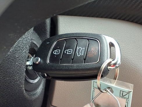 Used 2019 Hyundai Tucson SE image 15