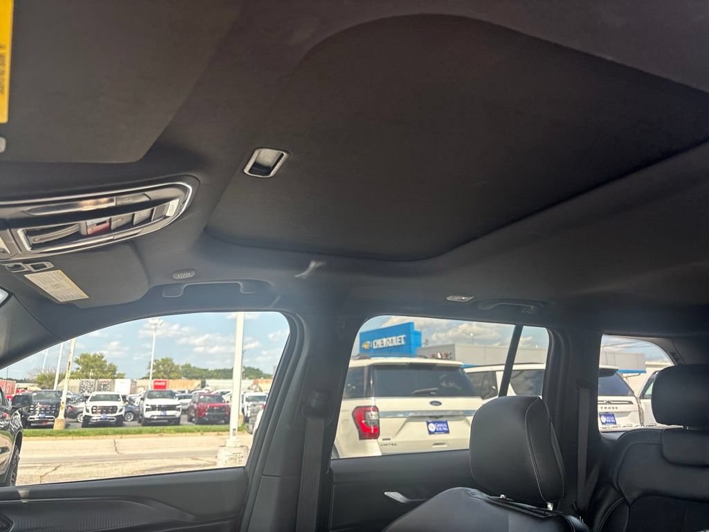 Used 2024 Jeep Grand Cherokee Altitude AWD/4WD image 32