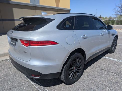 Used 2017 Jaguar F-PACE Prestige image 7