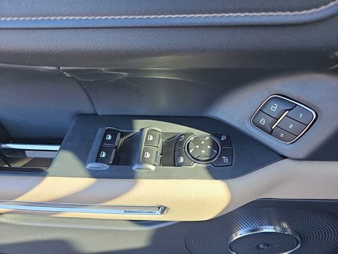 Used 2024 Ford Expedition Limited image 33