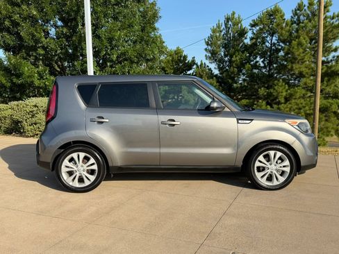 Used 2014 Kia Soul + FWD image 7