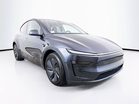 Used 2026 Tesla Model Y 2WD image 35