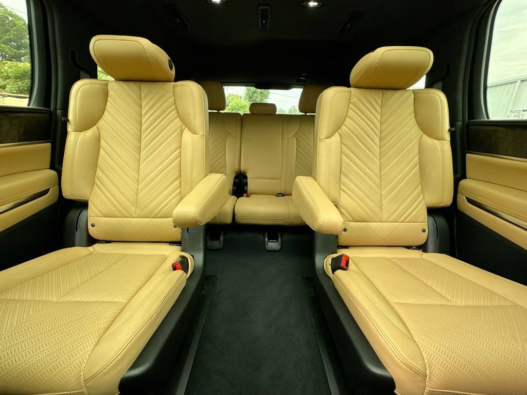 Used 2025 Cadillac Escalade IQ Luxury 2 AWD/4WD image 33