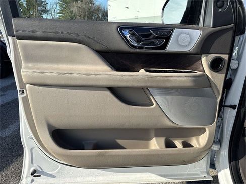 Used 2023 Lincoln Navigator Reserve image 27