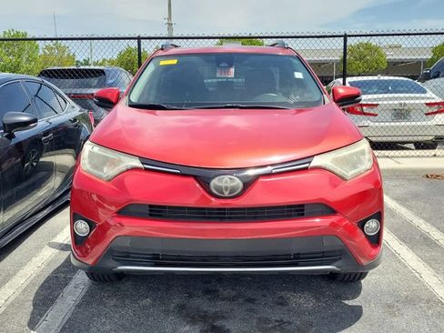 Used 2017 Toyota RAV4 XLE FWD image 2
