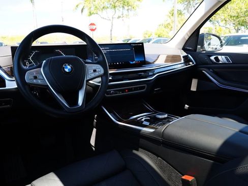 Used 2025 BMW X7 xDrive40i AWD/4WD image 22