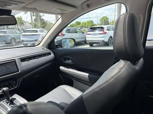 Used 2022 Honda HR-V EX-L image 11