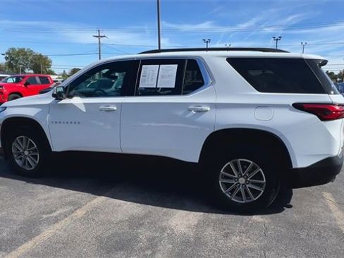 Used 2023 Chevrolet Traverse LT w/ Rear Camera Mirror Package image 6