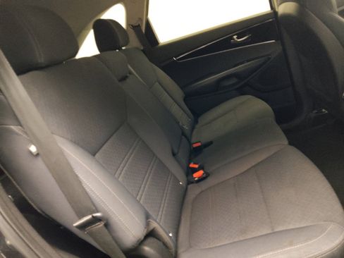 Used 2017 Kia Sorento FWD w/ LX Convenience Package image 19