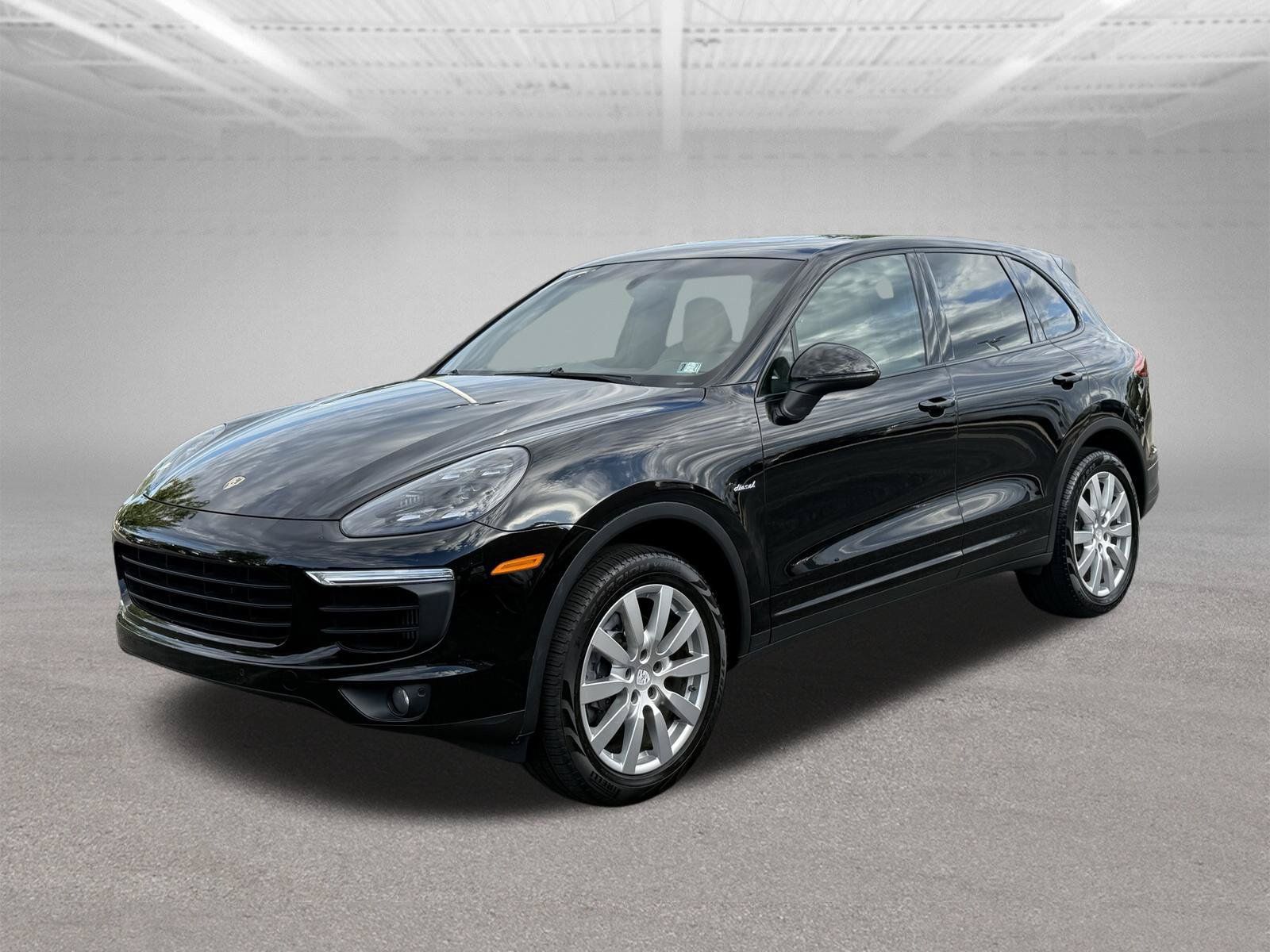 Used 2015 Porsche Cayenne Diesel AWD/4WD image 1
