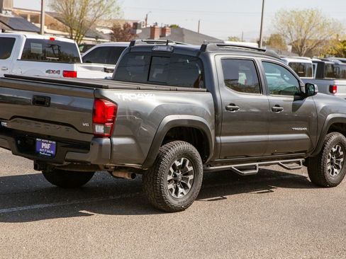 Used 2018 Toyota Tacoma TRD Off-Road image 5